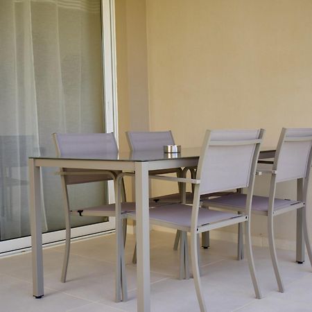 Resitour - Aphrodite Beachfront Pirgos Psilonerou الغرفة الصورة