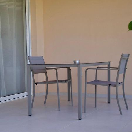 Resitour - Aphrodite Beachfront Pirgos Psilonerou الغرفة الصورة