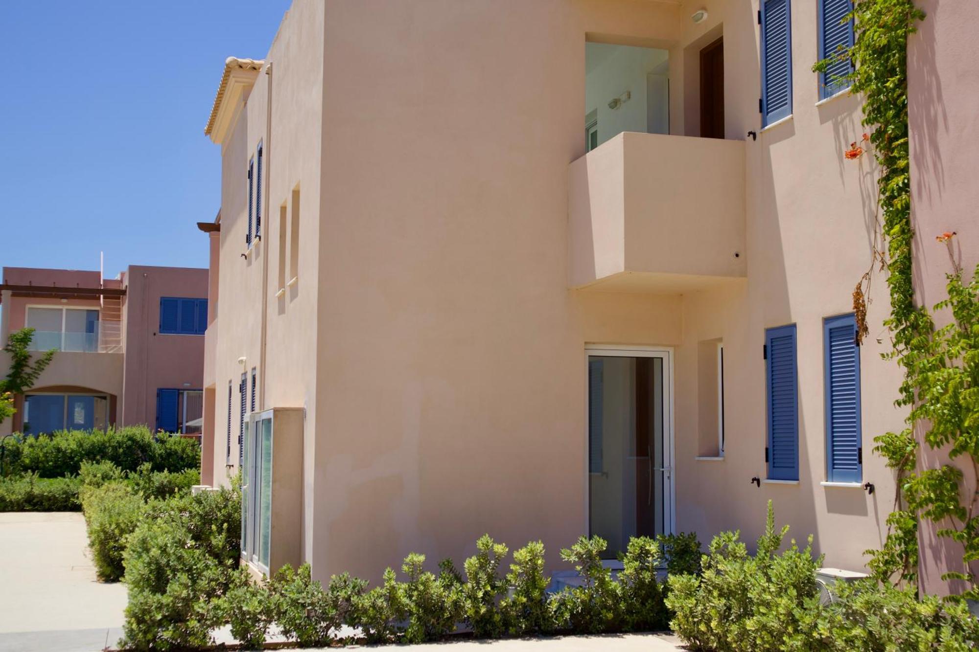 Resitour - Aphrodite Beachfront Pirgos Psilonerou الغرفة الصورة