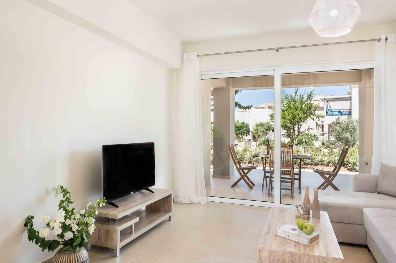 Resitour - Aphrodite Beachfront Pirgos Psilonerou المظهر الخارجي الصورة