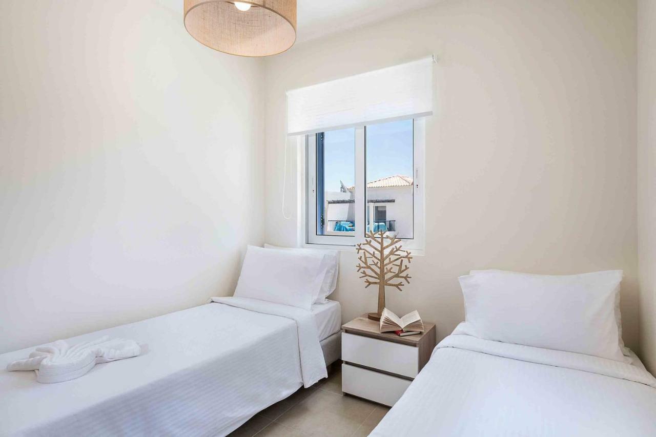 Resitour - Aphrodite Beachfront Pirgos Psilonerou المظهر الخارجي الصورة